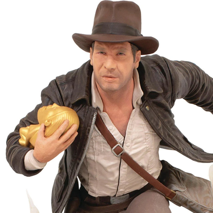 Diamond Selects Indiana Jones: Raiders of the Lost Ark Temple Escape PVC Diorama