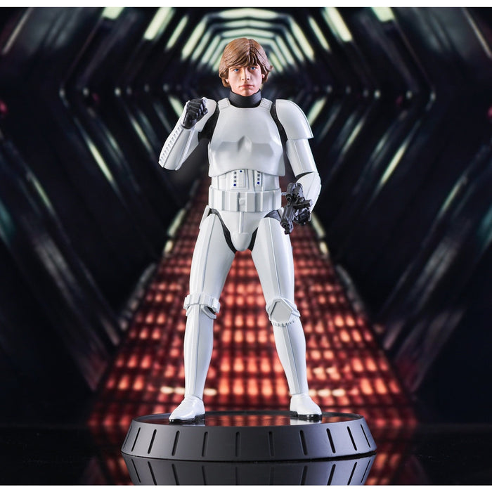 Diamond Select Toys Milestones Star Wars Luke Skywalker In Stormtrooper Disguise 1:6 Scale Statue