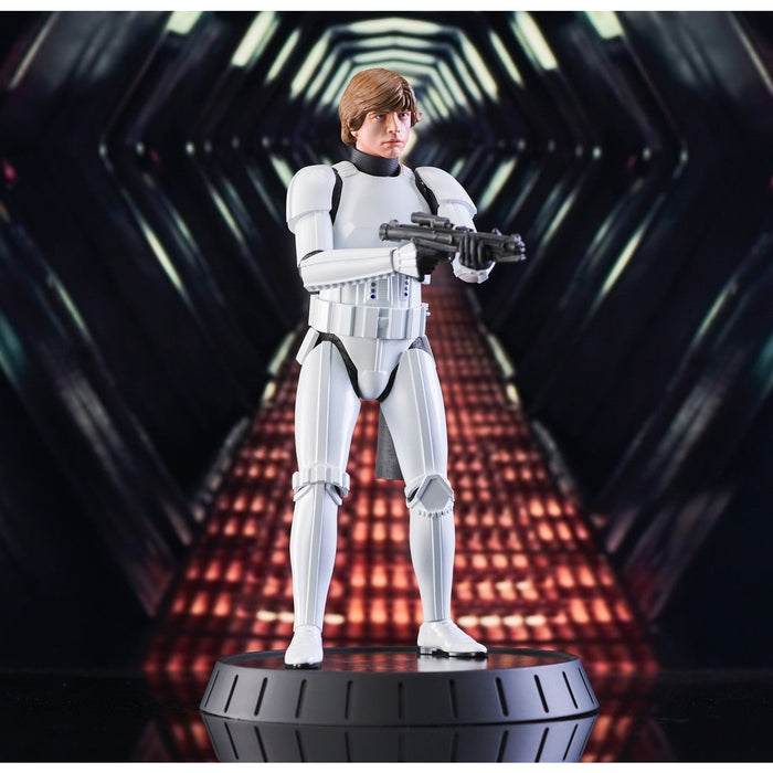 Diamond Select Toys Milestones Star Wars Luke Skywalker In Stormtrooper Disguise 1:6 Scale Statue