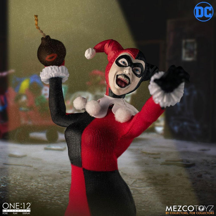 Mezco One 12 Harley Quinn Deluxe Edition Figure